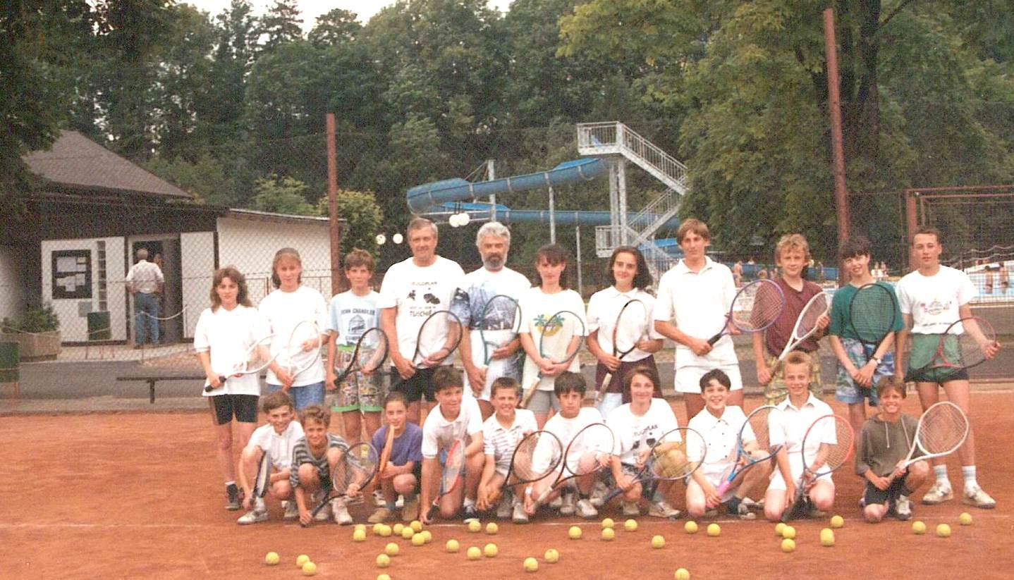 1995 – tenisová omladina pod trenérským vedením M. Chvátila, S. Tajbra a E. Tobiškové